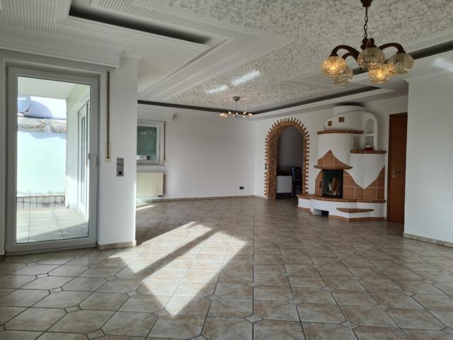 Exklusives neuwertiges Wohnhaus in schöner Stadtrandlage - Einfamilienhaus Homburg | Angebot:26882575