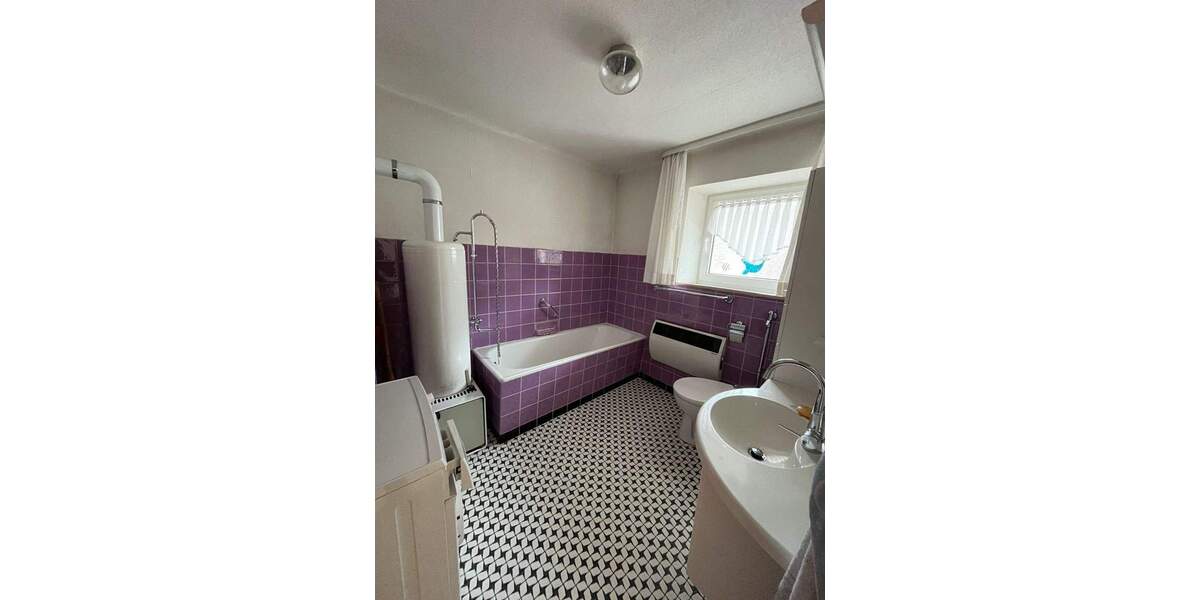 Einfamilienhaus Vinningen - 8 Zimmer, 155 m&sup2;, 195.000&euro; | Angebot:25691426