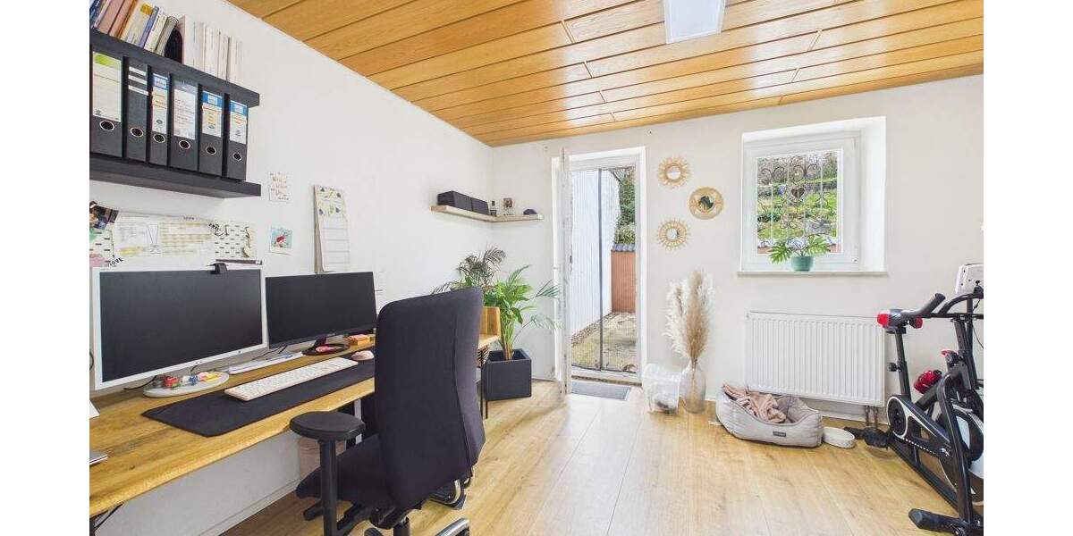 Doppelhaushälfte Schiffweiler - 5 Zimmer, 111 m&sup2;, 160.000&euro; | Angebot:25835461