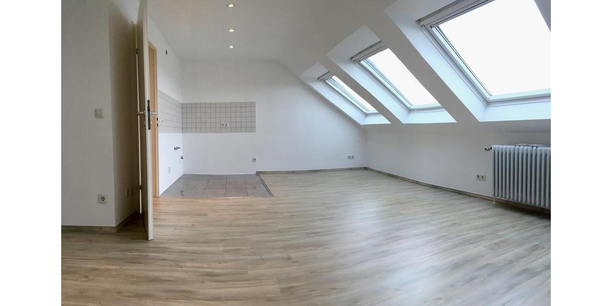 Dachgeschoßwohnung Sulzbach (Saar) - 1.5 Zimmer, 40 m&sup2;, 300&euro; | Angebot:25989368