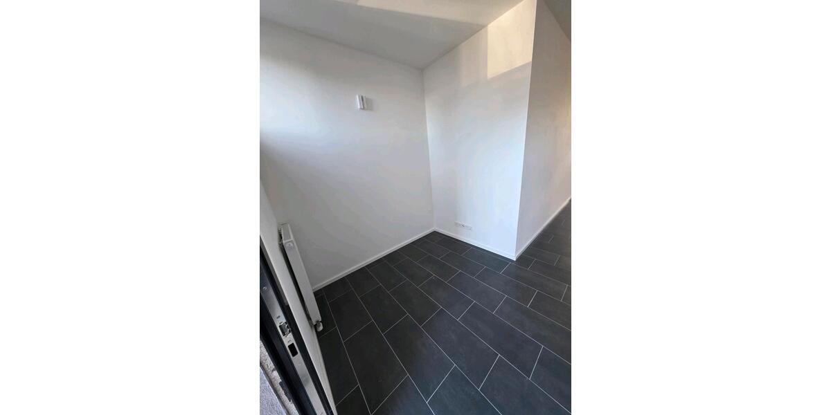 Erdgeschoßwohnung Pirmasens - 3 Zimmer, 100 m&sup2;, 1.200&euro; | Angebot:25104298