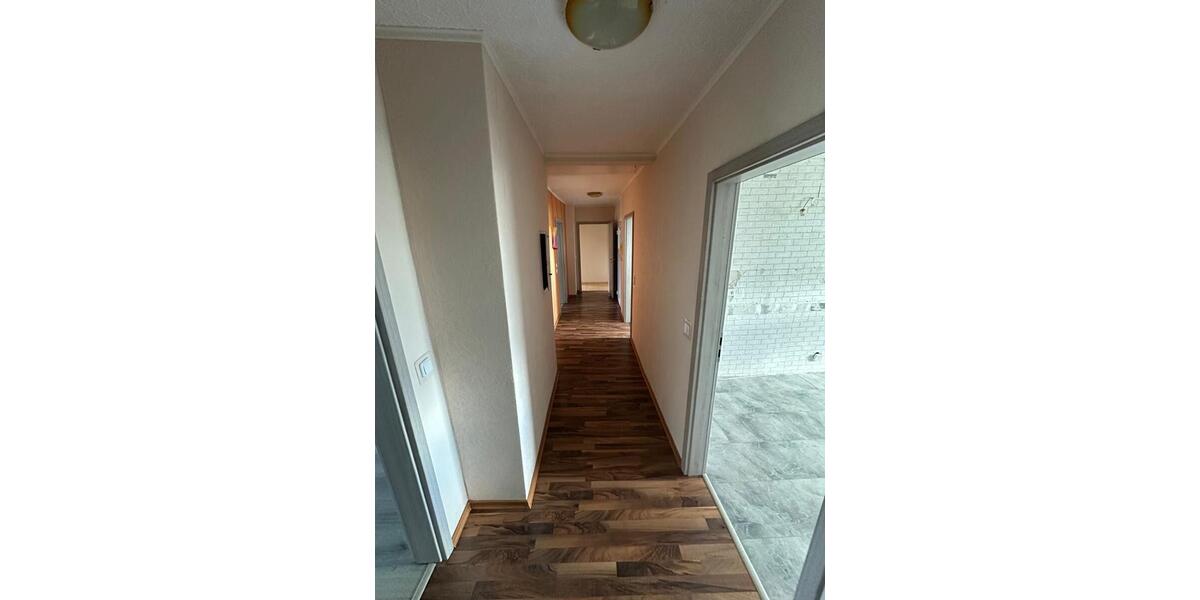 Dachgeschoßwohnung Saarbrücken Dudweiler - 4 Zimmer, 128 m&sup2;, 1.200&euro; | Angebot:23691162