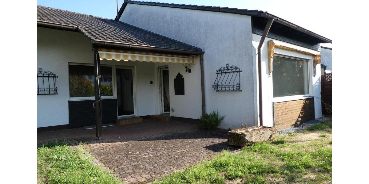 Reihenhaus Saarbrücken Brebach-Fechingen - 6 Zimmer, 195 m&sup2;, 348.000&euro; | Angebot:27166522