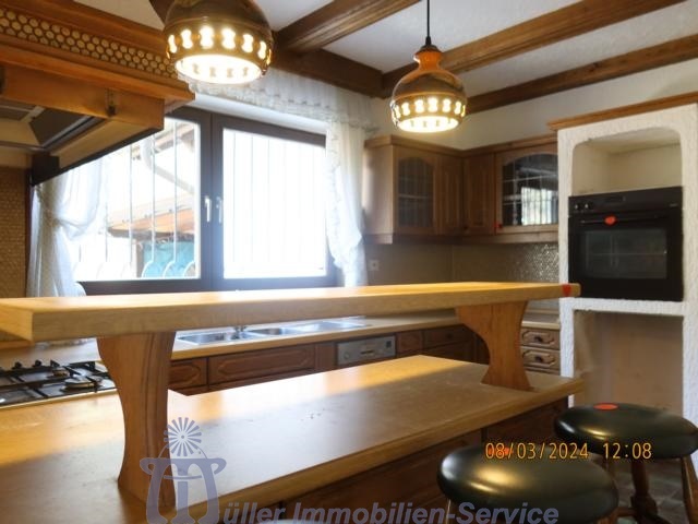 Schöne Landhaus-Villa in unverbaubarer Orts- und Waldrandlage von Homburg - Einfamilienhaus Homburg | Angebot:15024068