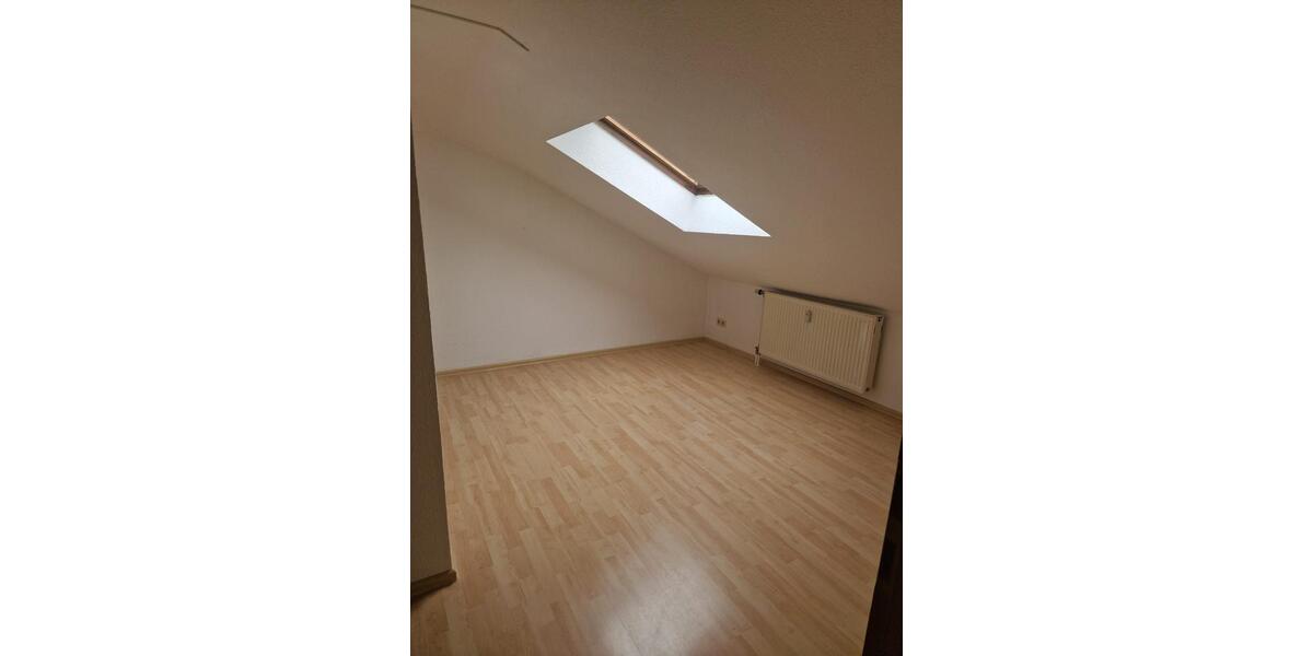 Dachgeschoßwohnung Saarbrücken Kieselhumes - 3.5 Zimmer, 115 m&sup2;, 995&euro; | Angebot:25973610