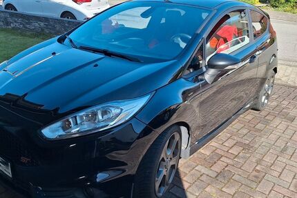 Ford Fiesta 172.000 km 8.100 &euro; Friedrichsthal 66299