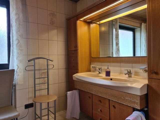 Großzügiges gepflegtes 2-Familienhaus Nähe Schönenberg-Kübelberg - Mehrfamilienhaus, Wohnhaus Schönenberg-Kübelberg | Angebot:26991759