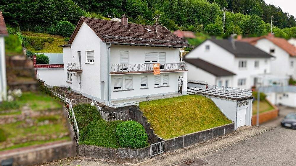 Einfamilienhaus Waldfischbach-Burgalben Burgalben - 5 Zimmer, 151 m&sup2;, 219.000&euro; | Angebot:25802498