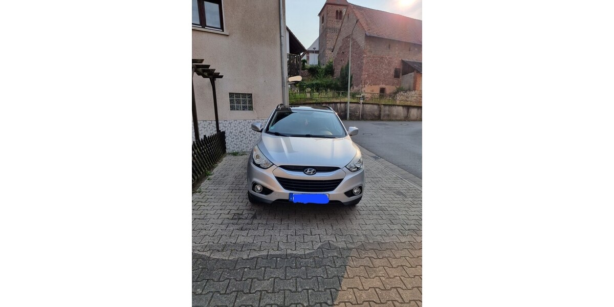 Hyundai IX35 180.000 km 9.000 &euro; Dellfeld 66503