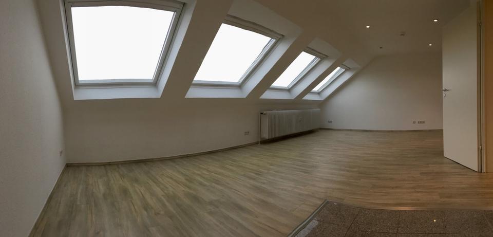 Dachgeschoßwohnung Sulzbach (Saar) - 1.5 Zimmer, 40 m&sup2;, 300&euro; | Angebot:25989368