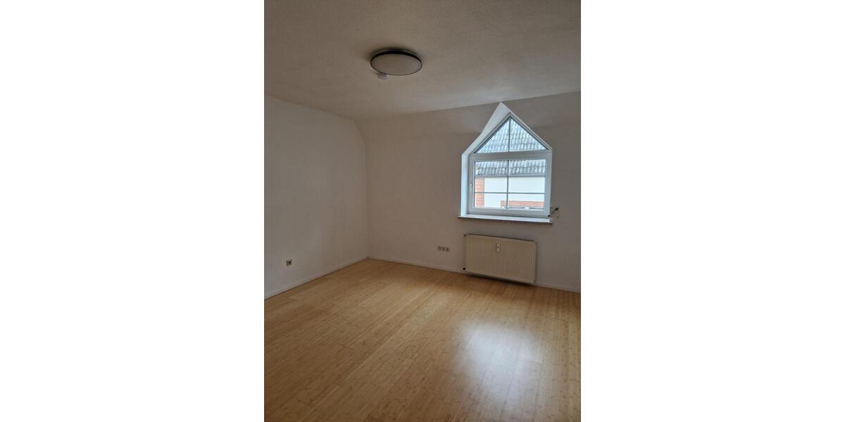 Etagenwohnung Bechhofen - 3 Zimmer, 125 m&sup2;, 1.050&euro; | Angebot:26032347