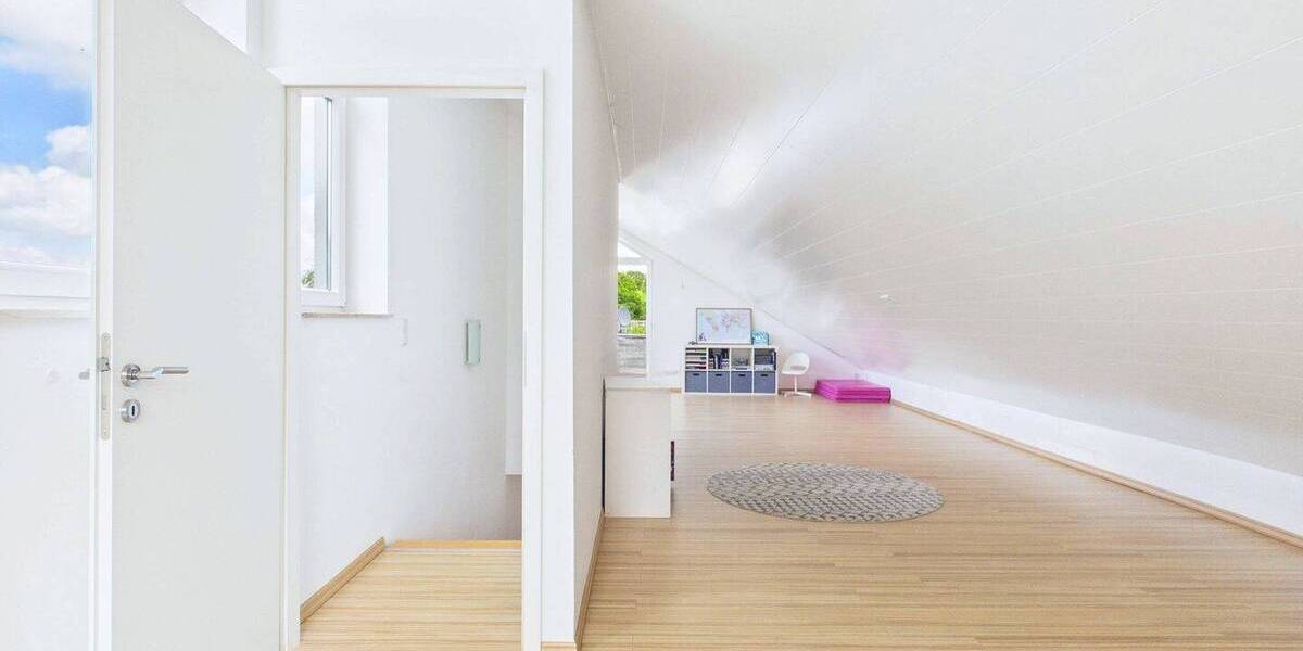 Großzügiges und hochwertiges Familiendomizil mit Kamin, Garten und moderner Energietechnik - Einfamilienhaus Waldmohr | Angebot:26676150