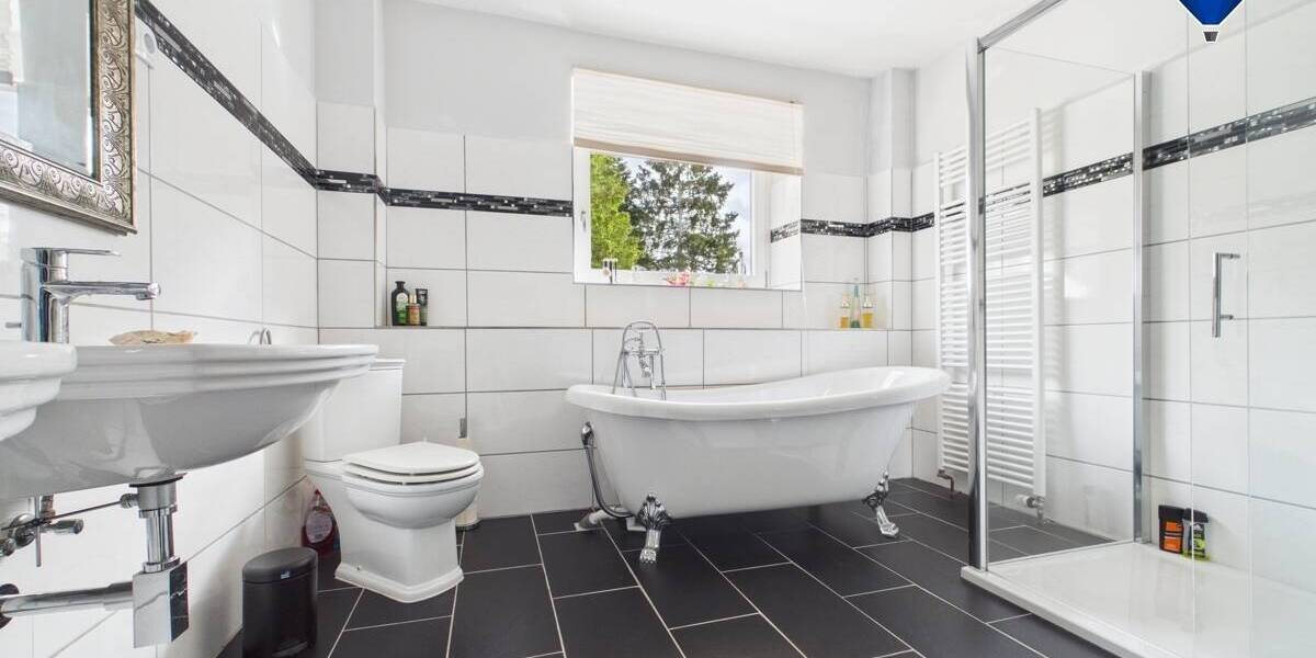 Einfamilienhaus Schiffweiler - 7 Zimmer, 200 m&sup2;, 219.000&euro; | Angebot:26026909