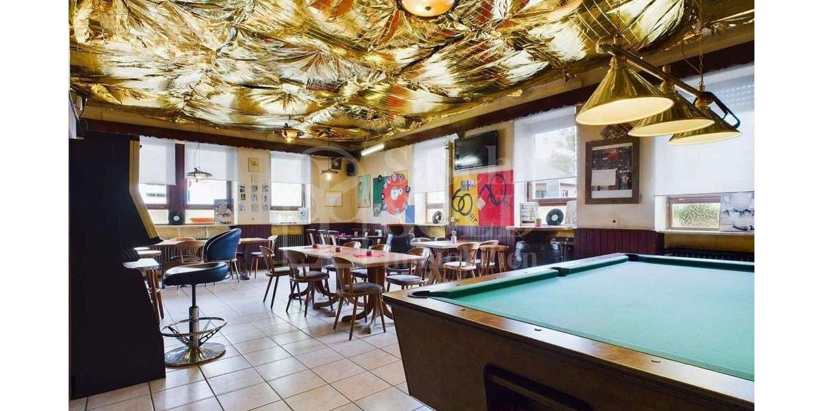 Wohn- und Geschäftshaus in St. Ingbert - für Investoren - mit Wohnung, Gewerbe, Garten und Garagen - Reihenendhaus Sankt Ingbert St. Ingbert | Angebot:23973449