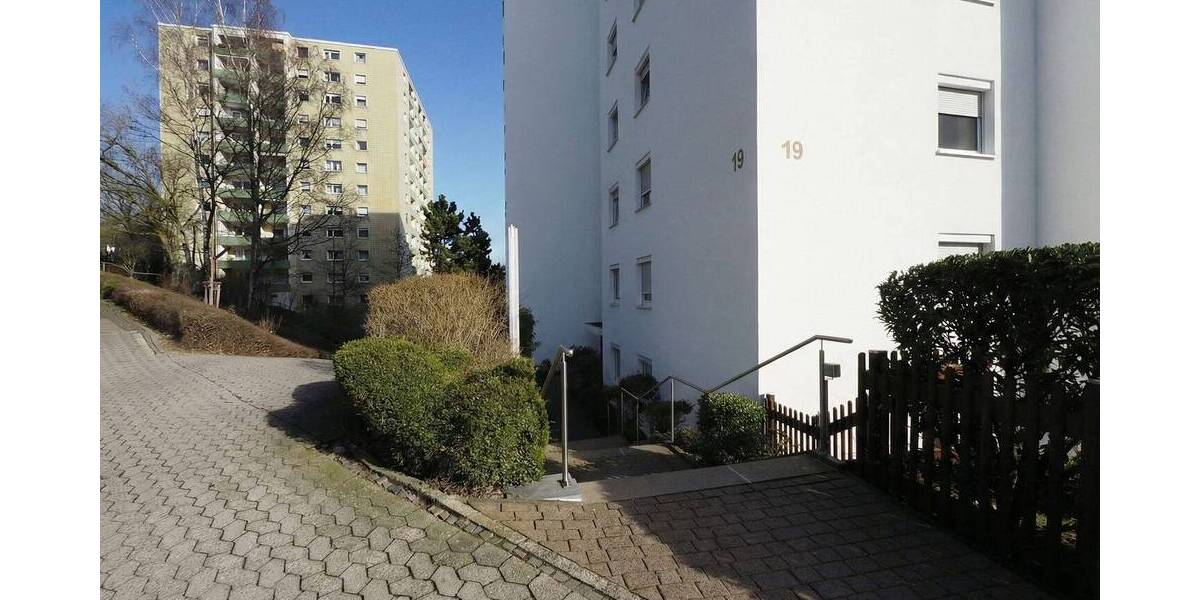 Etagenwohnung Saarbrücken Eschberg - 3 Zimmer, 84 m&sup2;, 179.000&euro; | Angebot:25996978