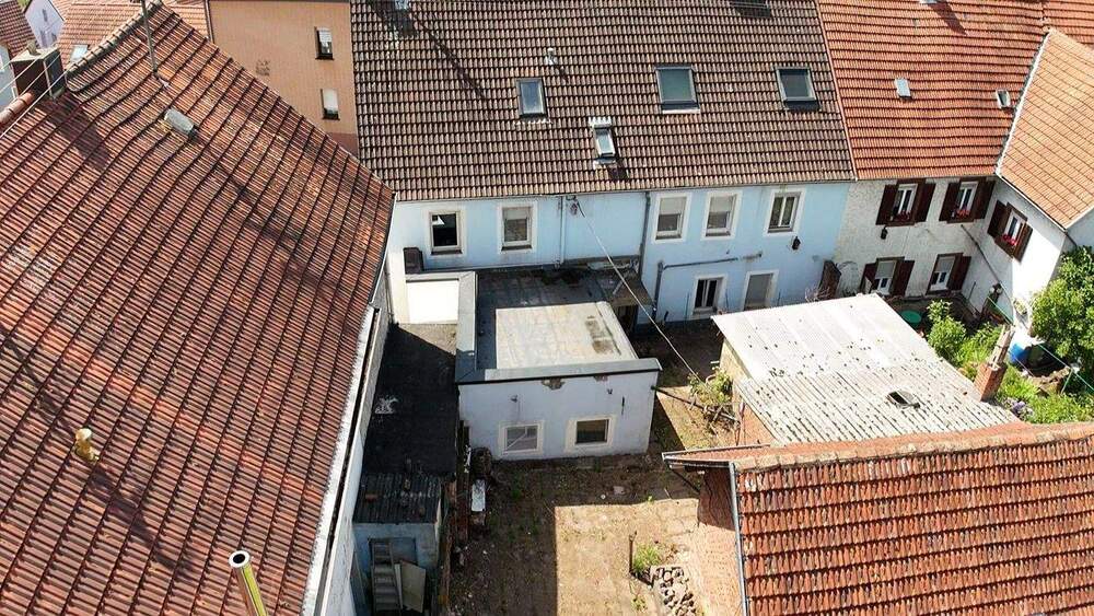8,3 % Rendite 5-Familienhaus mit weiterem Steigerungspotenzial - Mehrfamilienhaus, Wohnhaus Ottweiler Steinbach | Angebot:24425704