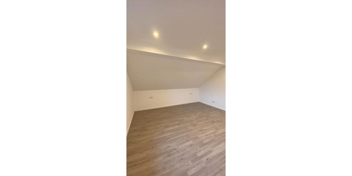 Dachgeschoßwohnung Heusweiler - 3 Zimmer, 88 m&sup2;, 750&euro; | Angebot:26538704