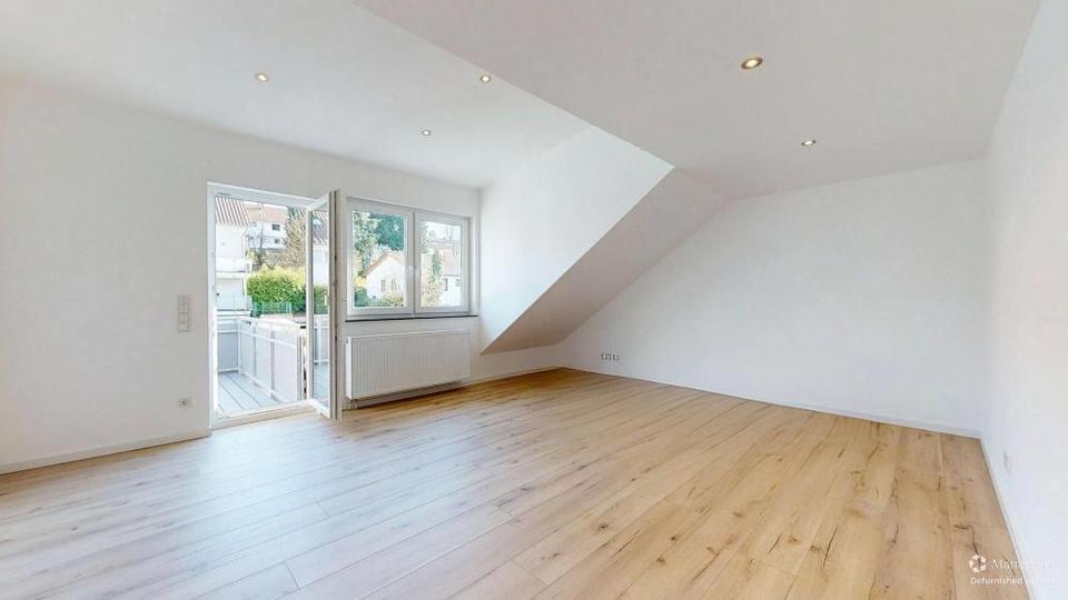 Dachgeschoßwohnung Sankt Ingbert - 3 Zimmer, 78 m&sup2;, 880&euro; | Angebot:25792280