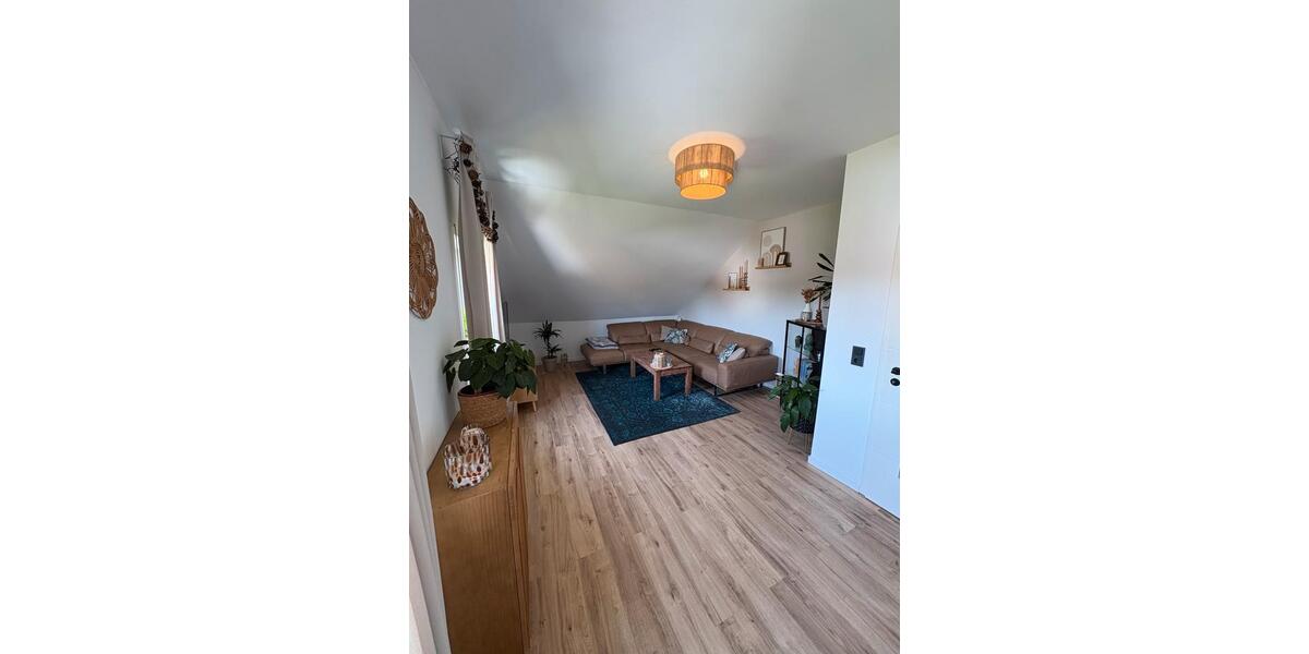 Dachgeschoßwohnung Homburg - 3 Zimmer, 120 m&sup2;, 1.100&euro; | Angebot:26049470