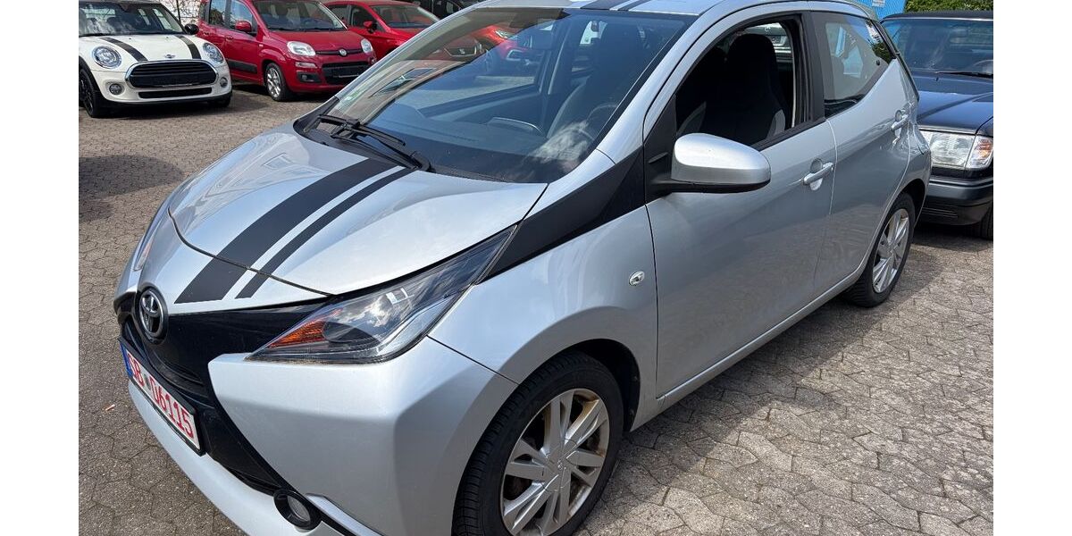 Toyota Aygo (X) 149.000 km 4.900 &euro; Saarbrücken 66115