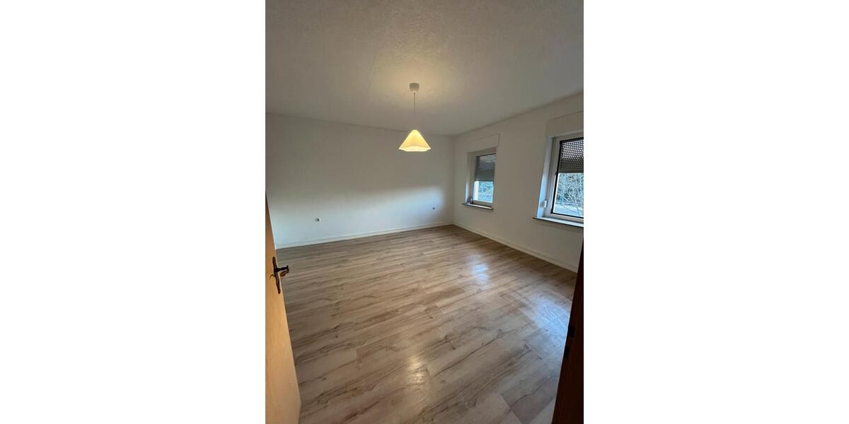Etagenwohnung Saarbrücken Eschberg - 3 Zimmer, 78 m&sup2;, 680&euro; | Angebot:25921068