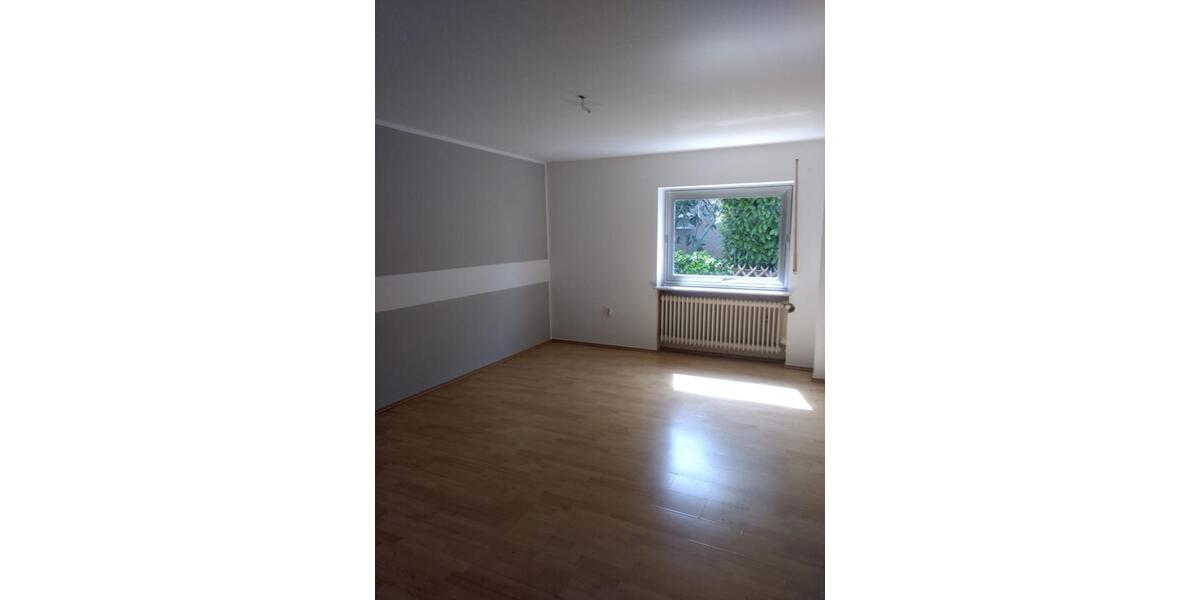Etagenwohnung Saarbrücken Brebach-Fechingen - 4 Zimmer, 110 m&sup2;, 750&euro; | Angebot:26049469