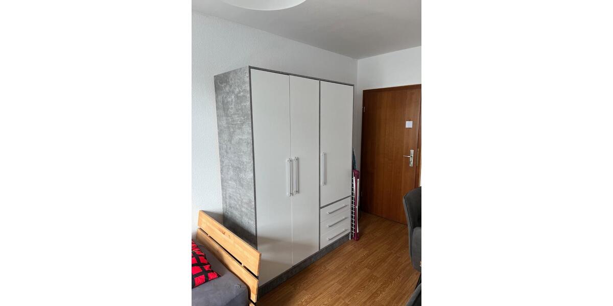 Dachgeschoßwohnung Saarbrücken Dudweiler - 1 Zimmer, 25 m&sup2;, 340&euro; | Angebot:24550102