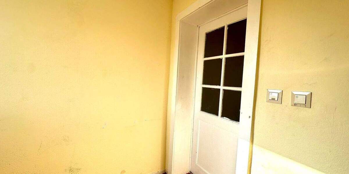 Etagenwohnung Zweibrücken - 6 Zimmer, 98 m&sup2;, 139.000&euro; | Angebot:25771920