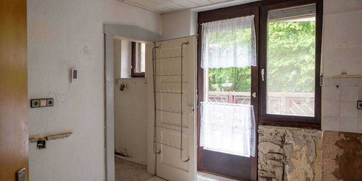 Mehrfamilienhaus, Wohnhaus Saarbrücken Scheidt - 9 Zimmer, 189 m&sup2;, 259.000&euro; | Angebot:26657625