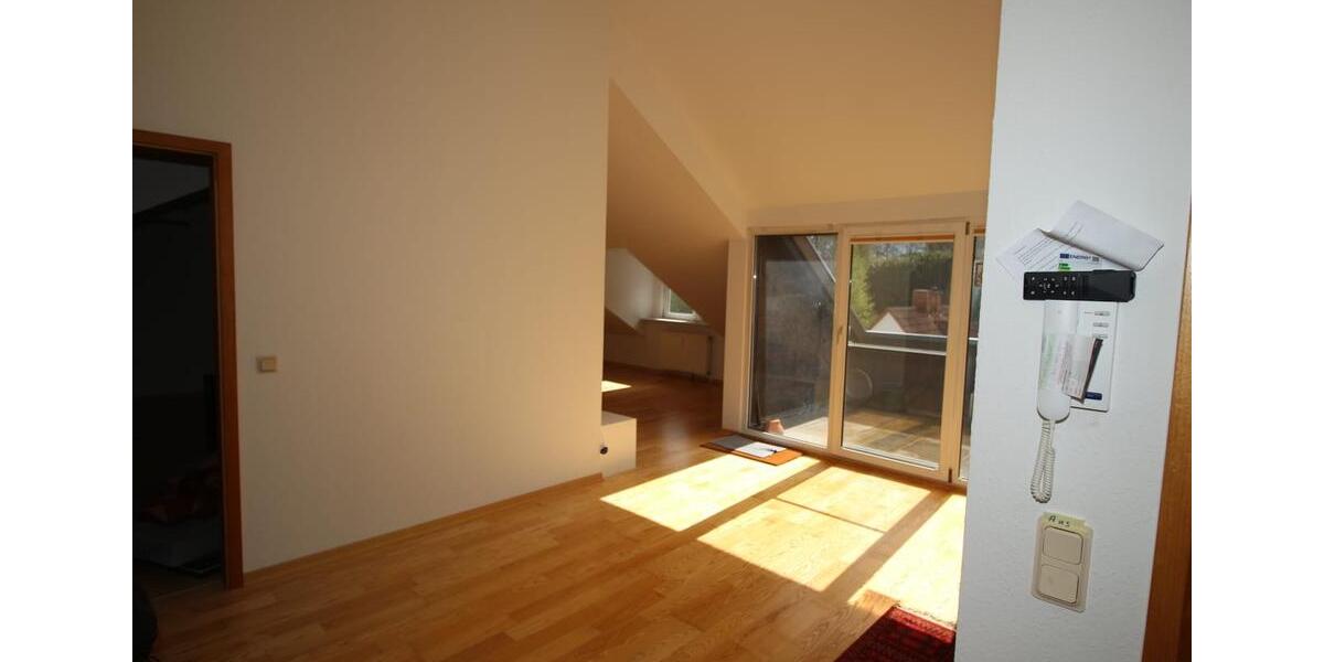 Dachgeschoßwohnung Sankt Ingbert - 2.5 Zimmer, 73 m&sup2;, 162.000&euro; | Angebot:26258865