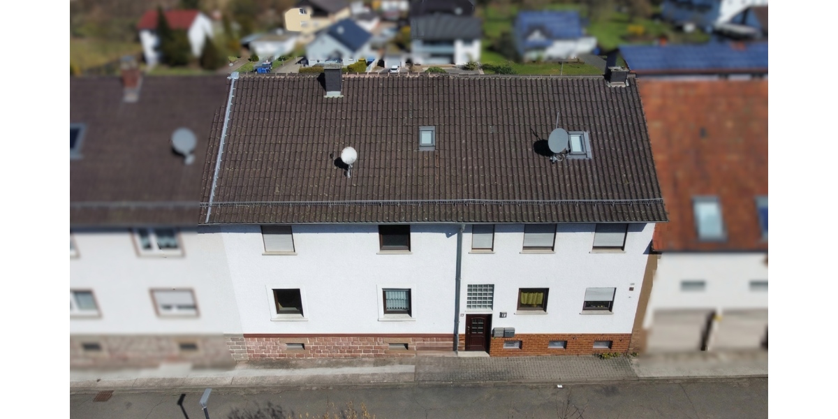 Einfamilienhaus Contwig - 8 Zimmer, 212 m&sup2;, 259.000&euro; | Angebot:26171473