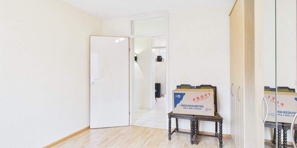 Etagenwohnung Saarbrücken Eschberg - 3 Zimmer, 80 m&sup2;, 168.000&euro; | Angebot:25666421