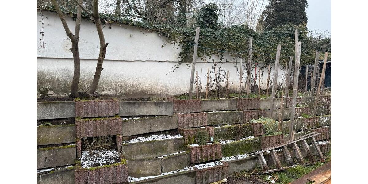 Einfamilienhaus Bexbach - 7 Zimmer, 140 m&sup2;, 136.000&euro; | Angebot:24397424