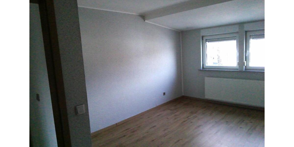 Dachgeschoßwohnung Quierschied - 4 Zimmer, 100 m&sup2;, 620&euro; | Angebot:25639253
