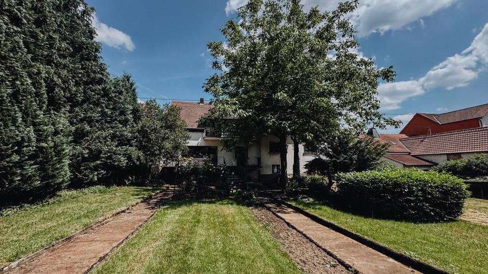 Einfamilienhaus Schiffweiler - 8 Zimmer, 233 m&sup2;, 249.000&euro; | Angebot:26130029