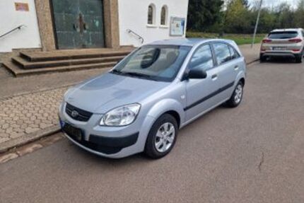 Kia Rio 177.000 km 2.000 &euro; Saarbrücken 66111