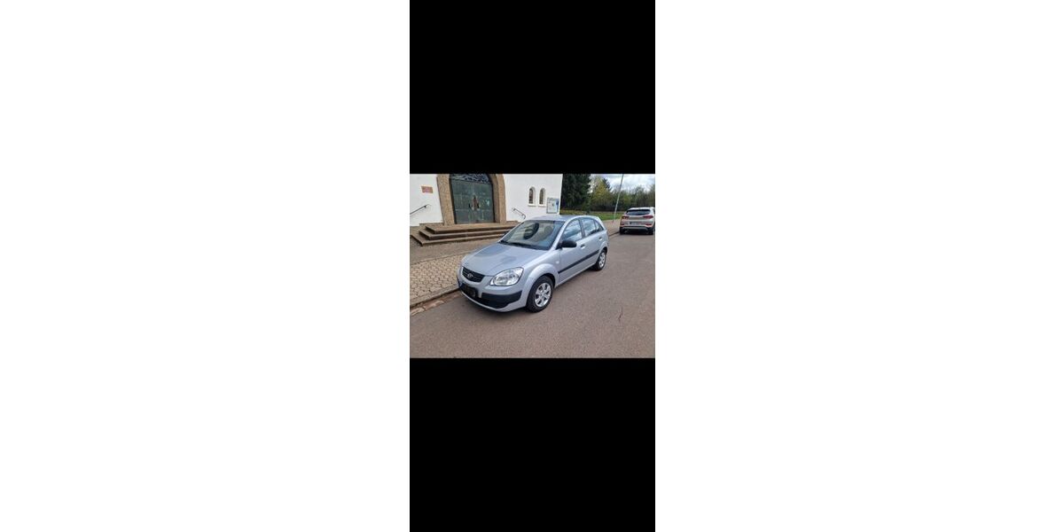 Kia Rio 177.000 km 2.000 &euro; Saarbrücken 66111