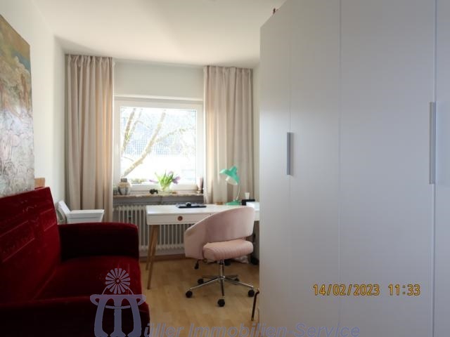 Großzügiges lichtdurchflutetes Zwei-Generationenhaus in schöner Stadtrandlage - Einfamilienhaus Homburg | Angebot:10240180