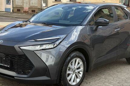 Toyota C-HR 1.890 km 27.400 &euro; Saarbrücken - Burbach 66115
