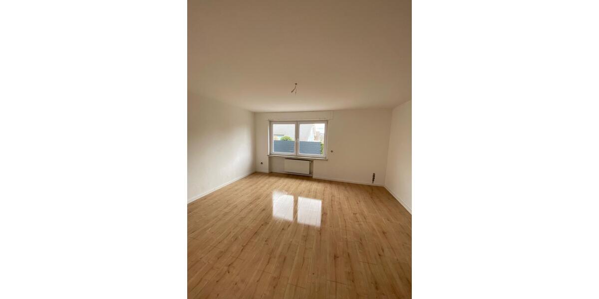 Reihenhaus Heusweiler - 4 Zimmer, 130 m&sup2;, 1.200&euro; | Angebot:25894824