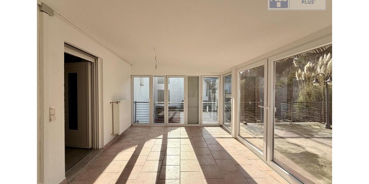 Maisonettenwohnung Homburg - 5.5 Zimmer, 165 m&sup2;, 1.090&euro; | Angebot:25882406