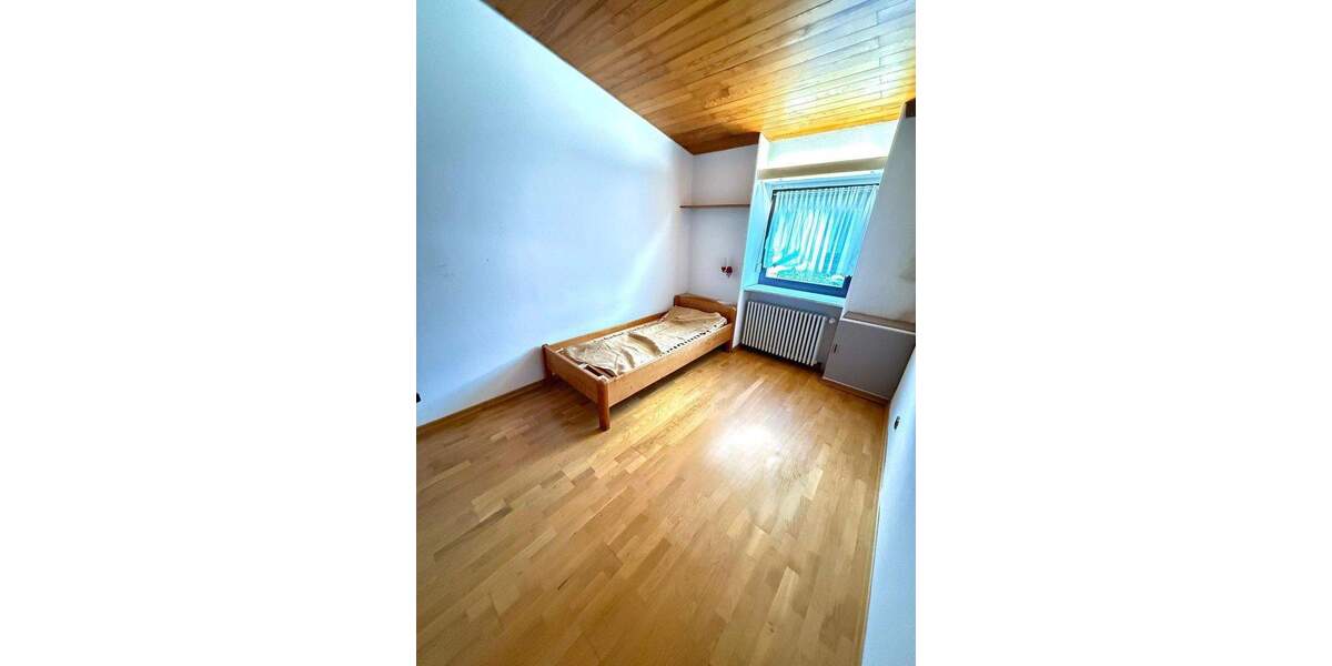 Einfamilienhaus Saarbrücken Eschberg - 5 Zimmer, 140 m&sup2;, 330.000&euro; | Angebot:25818416