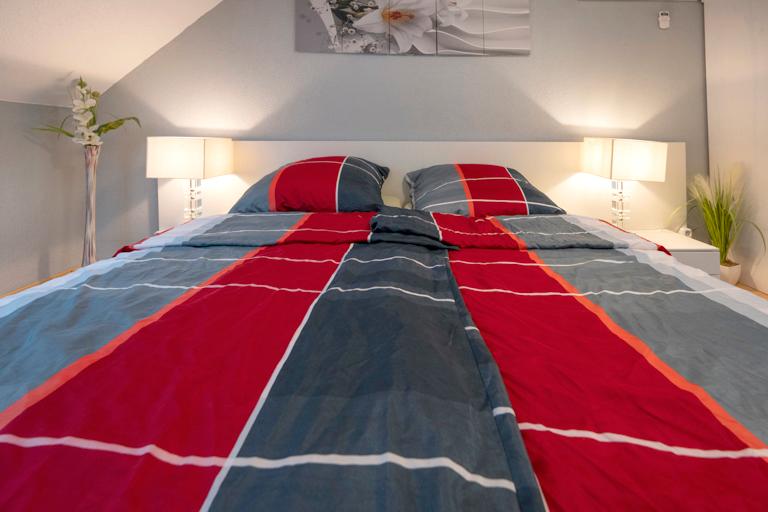 Dachgeschoßwohnung Steinwenden - 3 Zimmer, 70 m&sup2;, 1.150&euro; | Angebot:24845445
