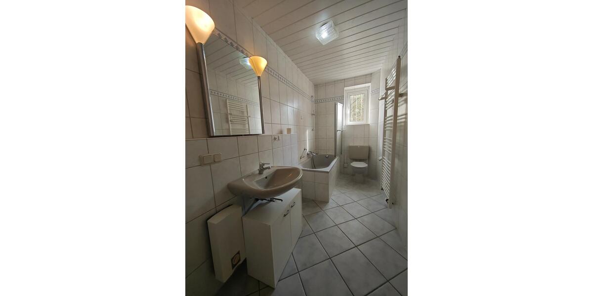 Etagenwohnung Homburg - 3 Zimmer, 80 m&sup2;, 680&euro; | Angebot:25647404