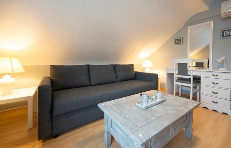 Dachgeschoßwohnung Steinwenden - 3 Zimmer, 70 m&sup2;, 1.150&euro; | Angebot:24845445