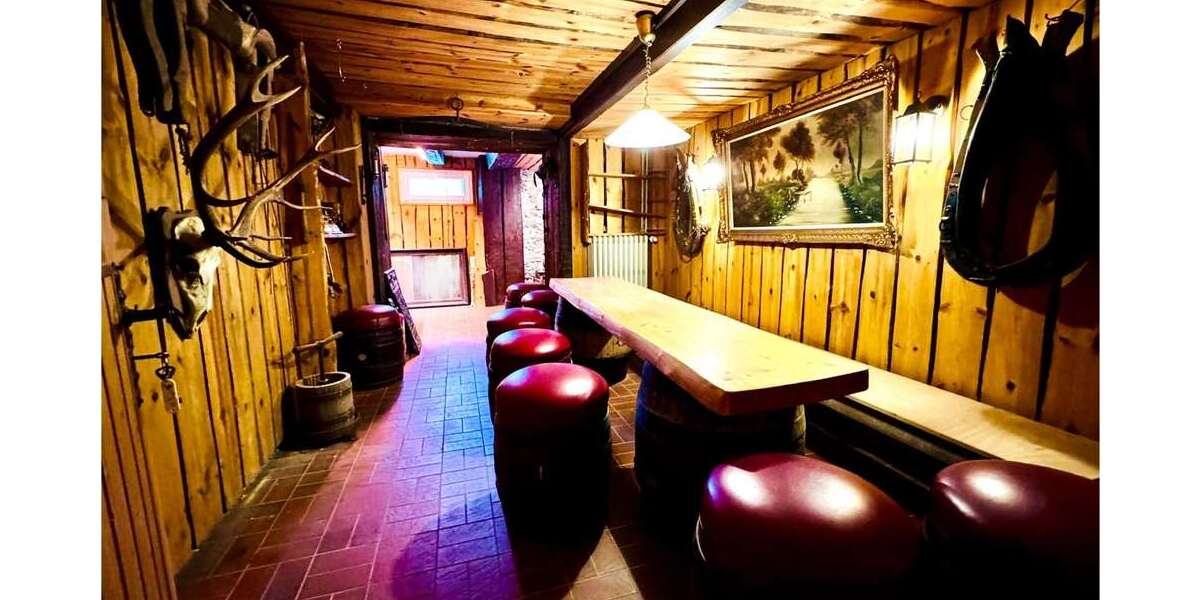 Einfamilienhaus Bexbach - 6 Zimmer, 350 m&sup2;, 586.000&euro; | Angebot:26112955