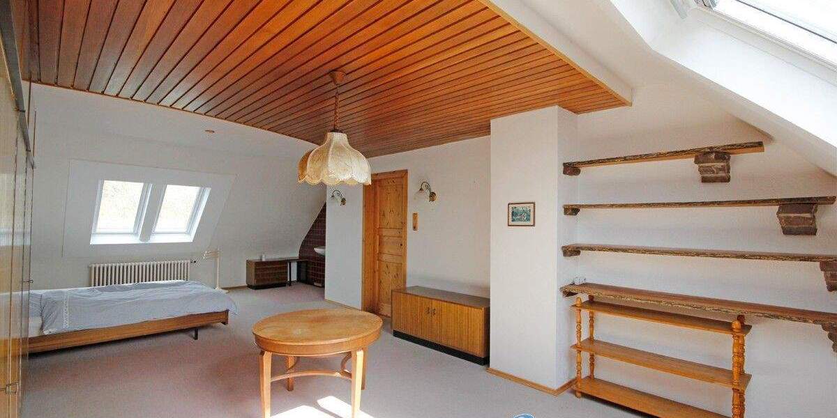 Doppelhaushälfte Bexbach - 9 Zimmer, 213 m&sup2;, 278.000&euro; | Angebot:25769303