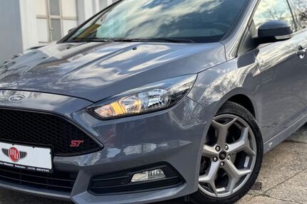 Ford Focus 48.000 km 17.990 &euro; Saarbrücken-Dudweiler 66125