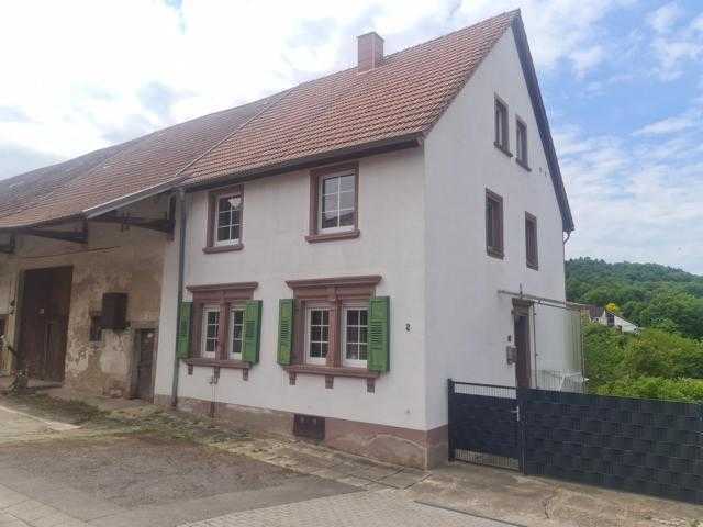 Stilvolles Bauernhaus mit Stallungen und Scheune - Bauernhaus, Landhaus Homburg | Angebot:21312218