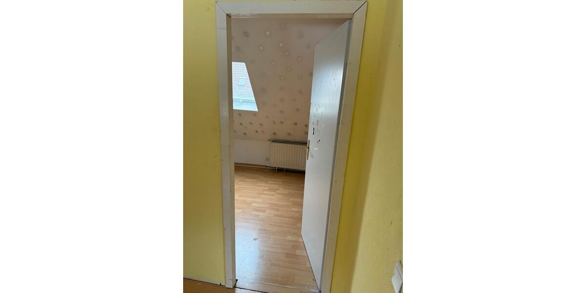 Einfamilienhaus Bexbach - 7 Zimmer, 140 m&sup2;, 136.000&euro; | Angebot:24397424